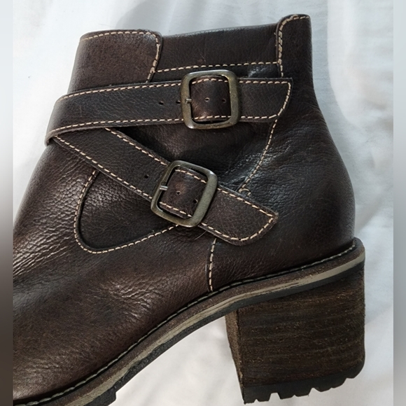 L.L.Bean Leather Ankle Boots - Picture 3 of 6